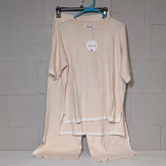 Two Piece Short Sleeve Sweater Matching Loungewear Set, Size Small, NWT - Picture 5 of 12